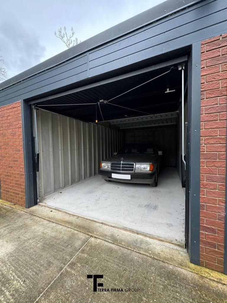 ZappAds: Large Garage for rent in Eastleigh (Southampton)